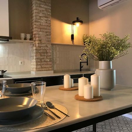 Romantic Apartment Valenza Esterno foto