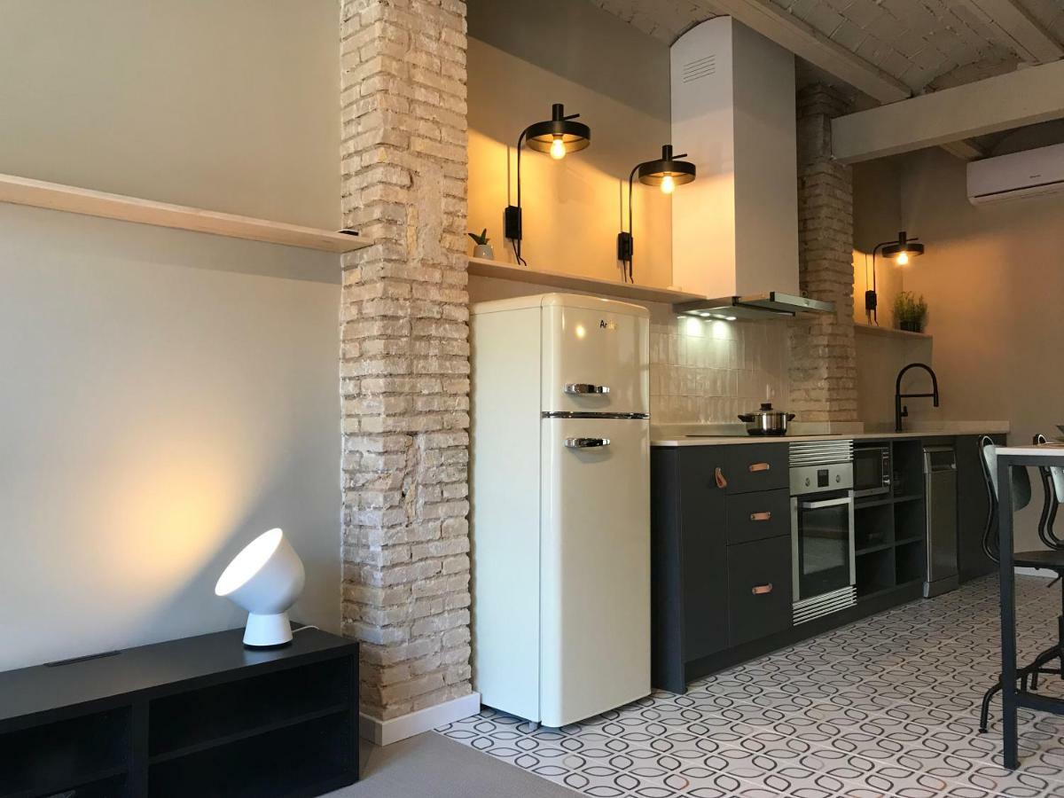 Romantic Apartment Valenza Esterno foto