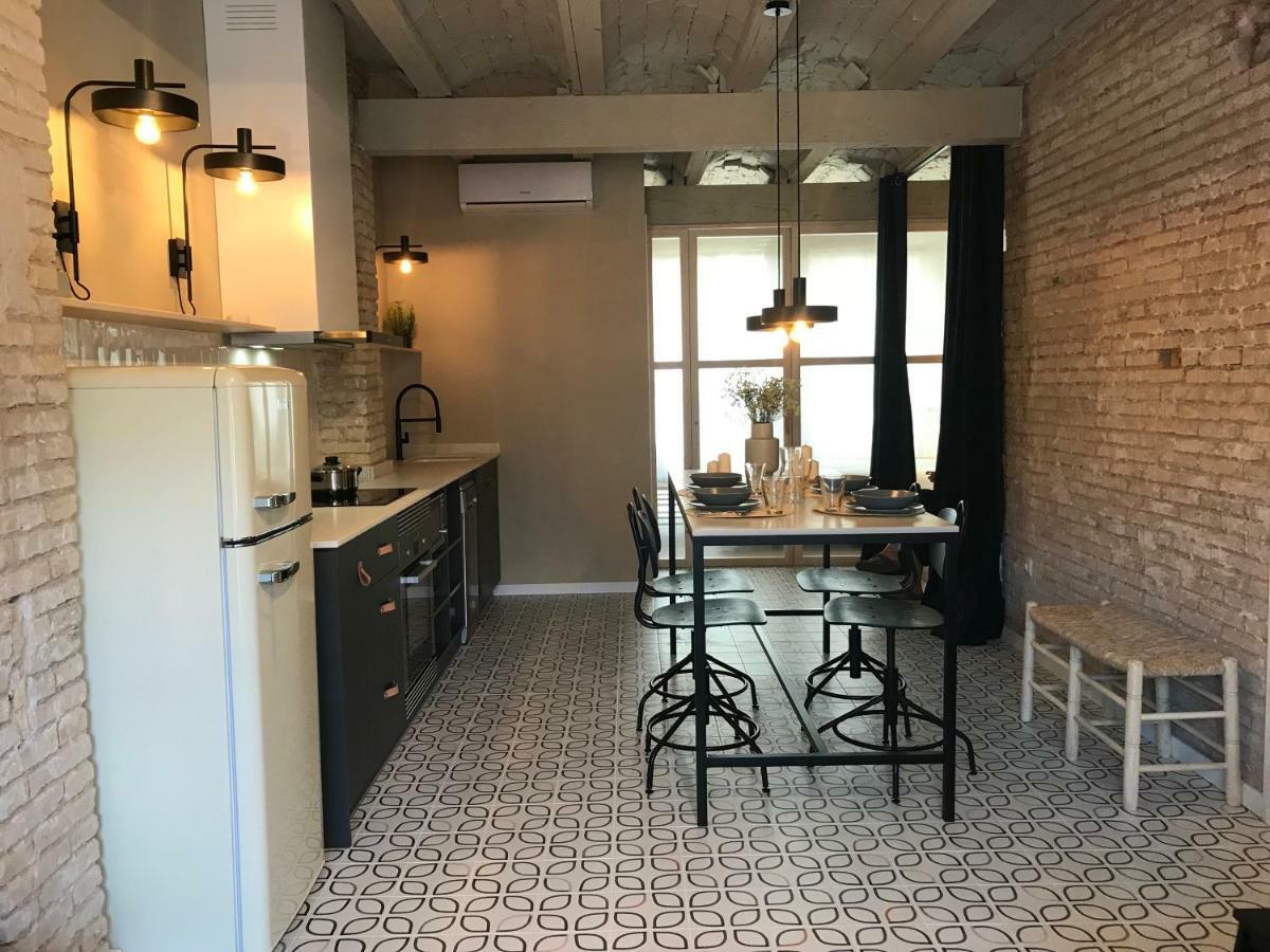 Romantic Apartment Valenza Esterno foto