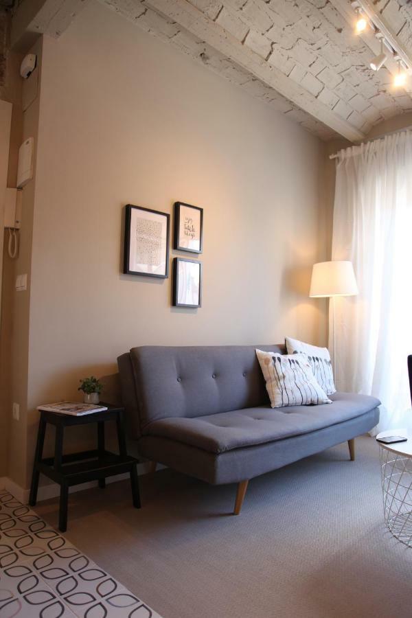 Romantic Apartment Valenza Esterno foto