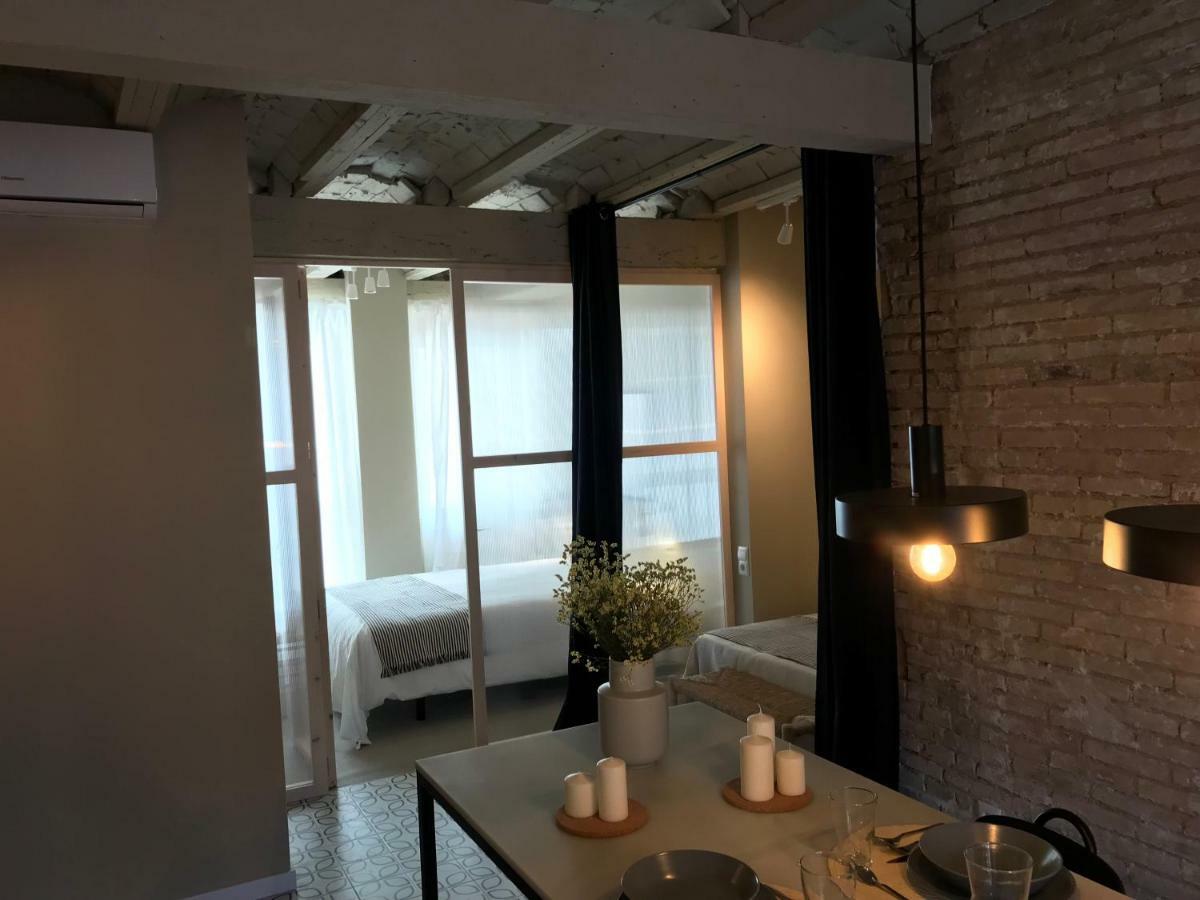 Romantic Apartment Valenza Esterno foto